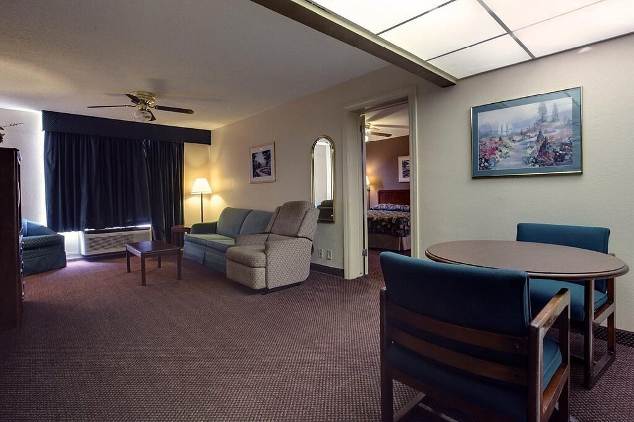 Americas Best Value Inn Marshall Bel Air Esterno foto